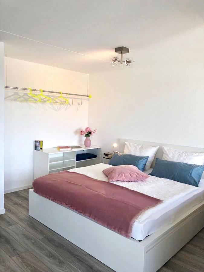 Grosses Appartement Mit Aussichtsbalkon Ludwigsburg Kültér fotó